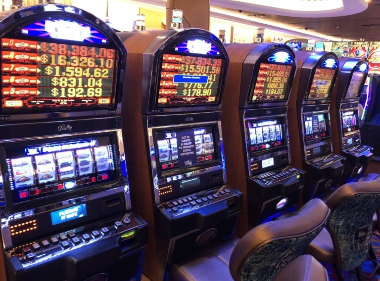 m88 indonesia live blackjack table with dealer in studio